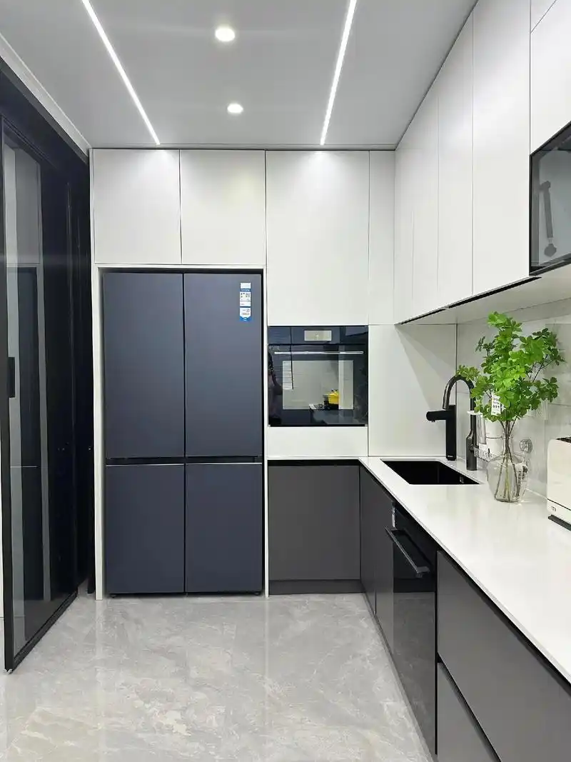 High cabinets and embedded appliances